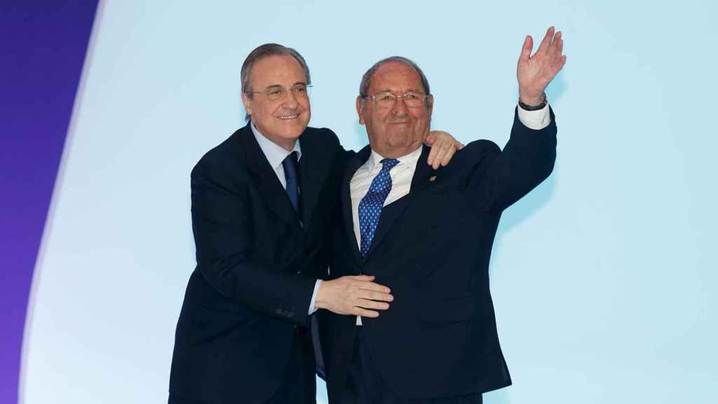 Florentino Pérez junto a Paco Gento, el día de su nombramiento como presidente de honor del Real Madrid