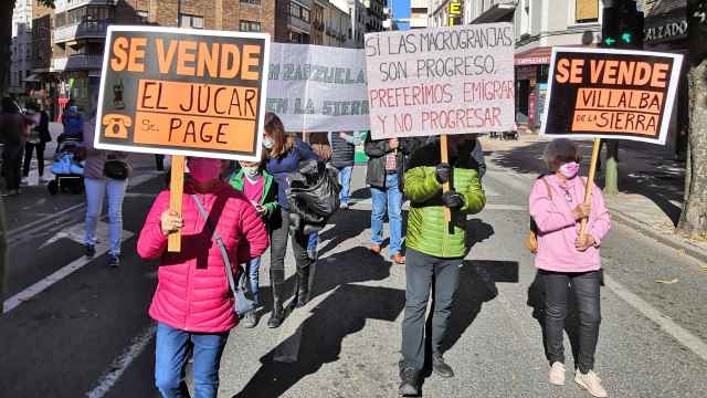 Cientos de vecinos de la provincia de Cuenca participaron el pasado 15 de noviembre en una manifestación contra las macrogranjas.