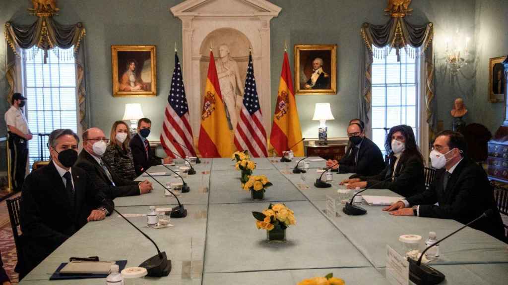 Antony Blinken (izqda), secretario de Estado de EEUU, y José Manuel Albares (dcha), reunidos  en Washington.