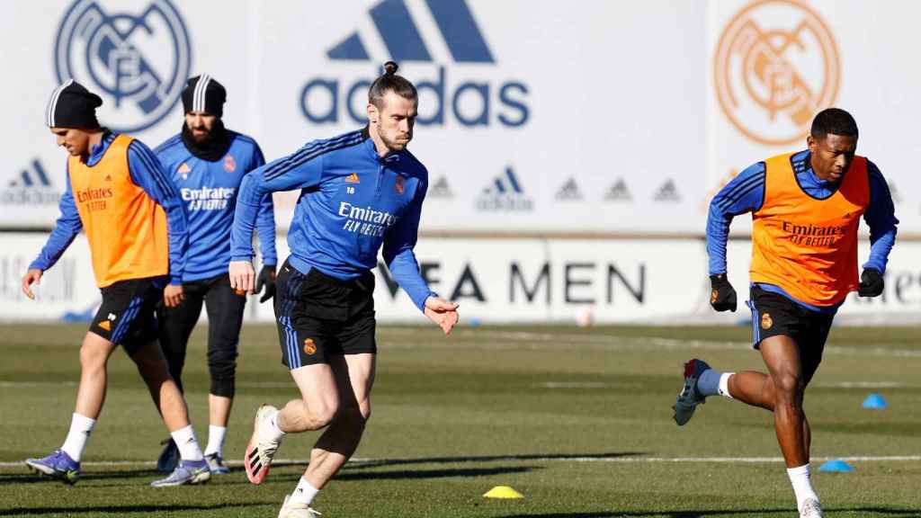 Gareth Bale y David Alaba, entrenando su físico.