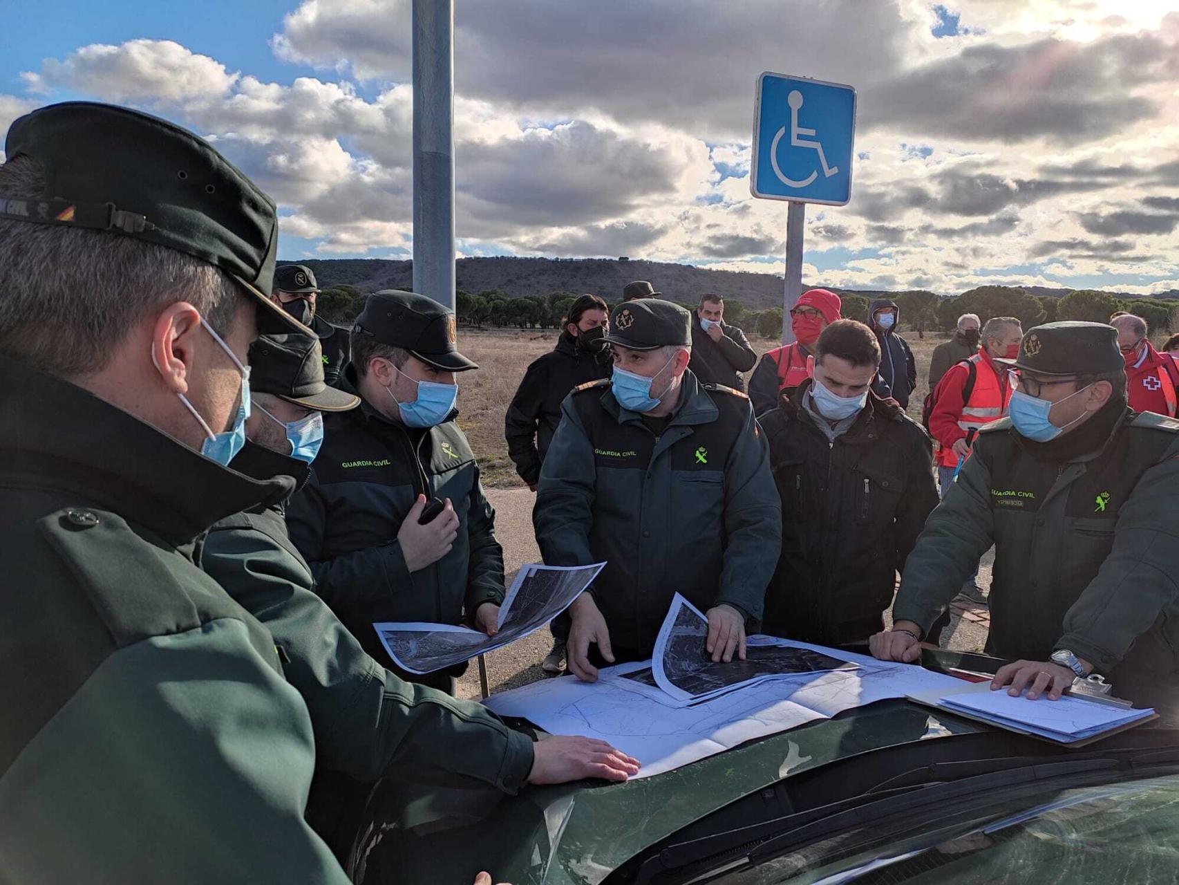 La Guardia Civil coordina el dispositivo de búsqueda en la zona junto al alcalde de Traspinedo