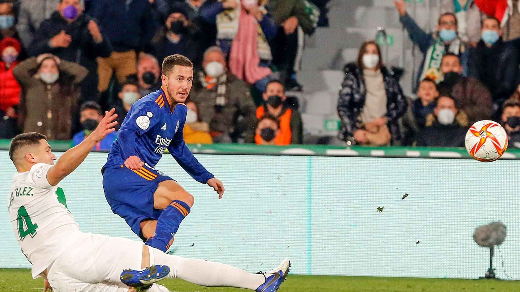 Eden Hazard dispara desde lejos y marca gol al Elche