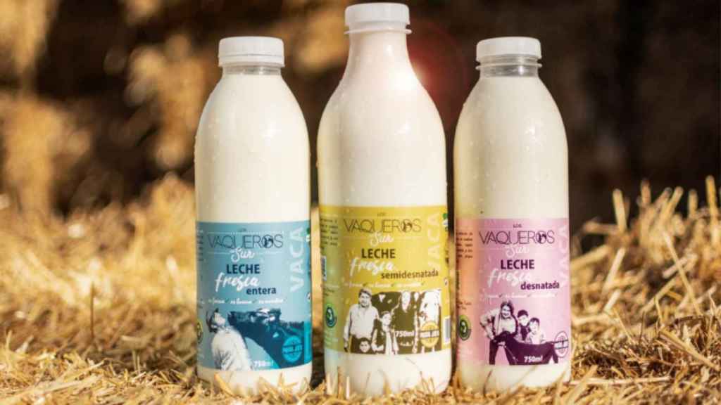 Los tres tipos de la nueva leche de Lidl 'kilómetro 0' producida en España.