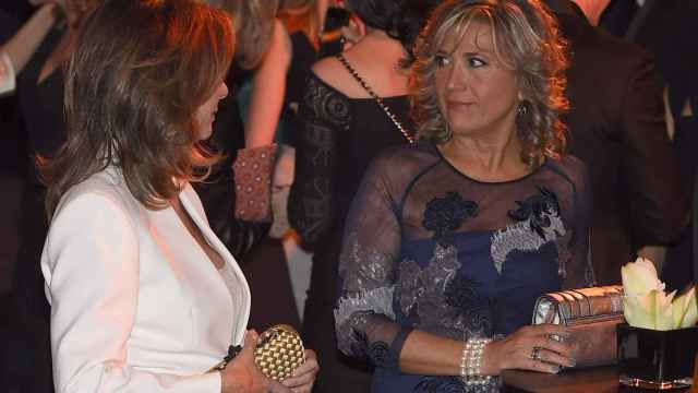Julia Otero conversa con Ana Rosa Quintana en el 25 aniversario de  Antena 3 en 2015.