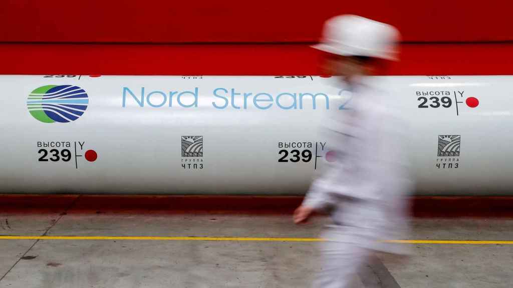 Una tubería con el logo de Nord Stream 2.