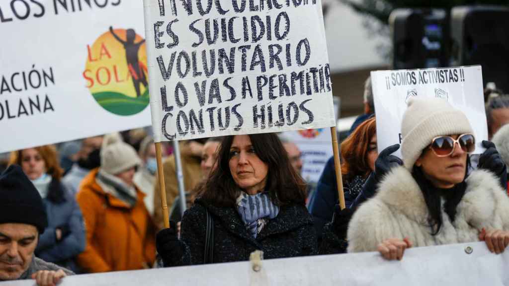Manifestantes en Bilbao en contra de la obligatoriedad del pasaporte Covid