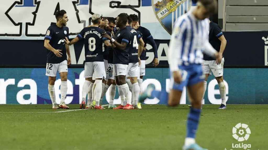El Málaga CF protagoniza un fracaso estrepitoso en La Rosaleda (0-5)