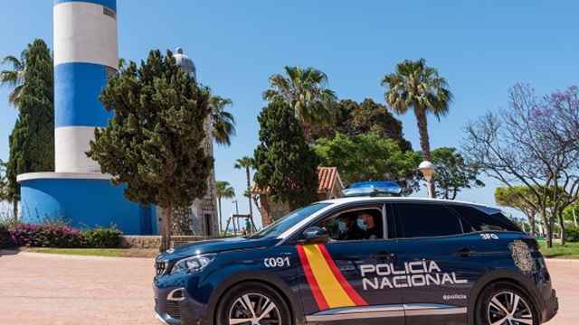 Coche de la Policía Nacional en Vélez.