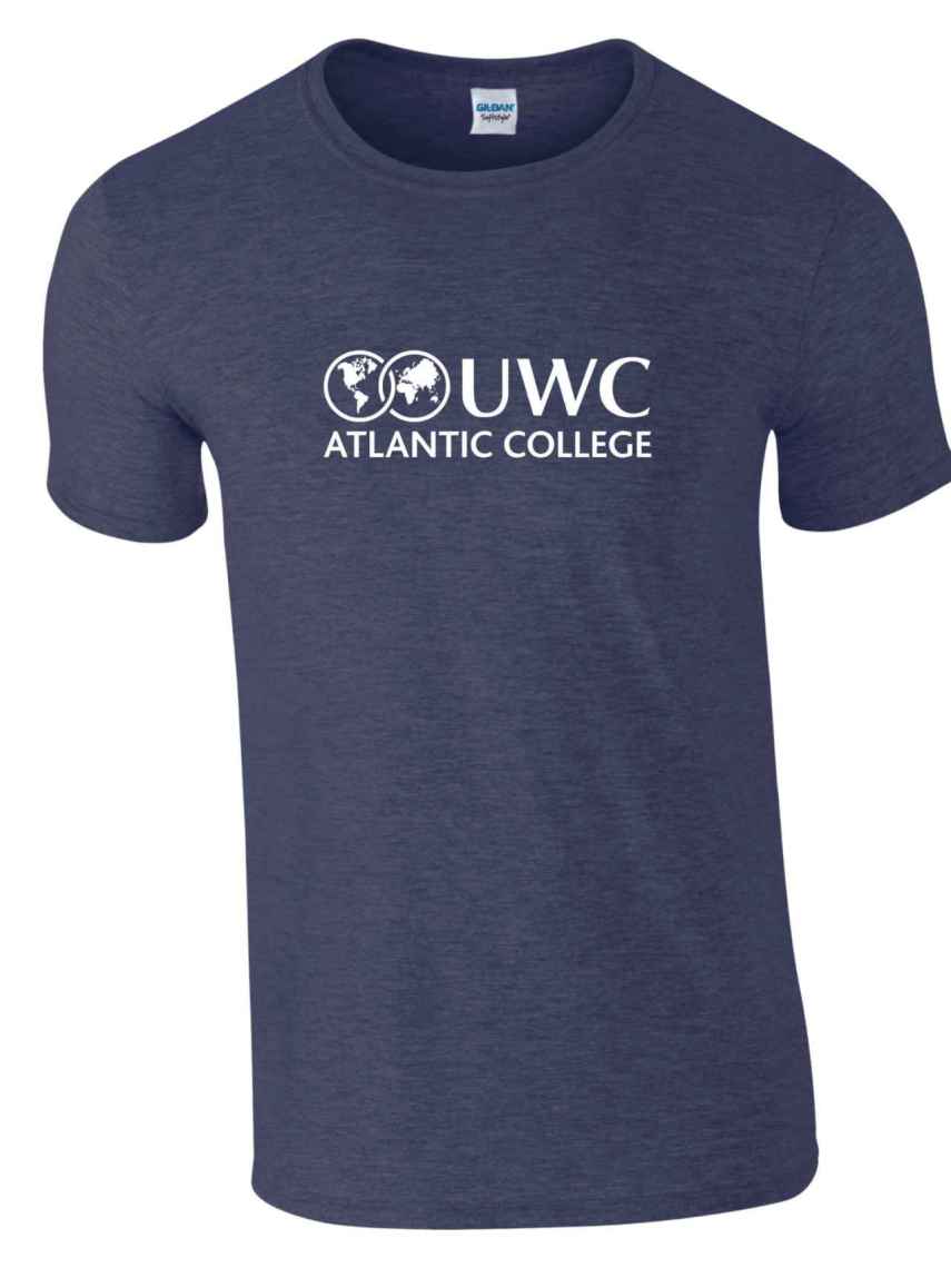 La camiseta del UWC Atlantic College tiene un precio de 12 libras.
