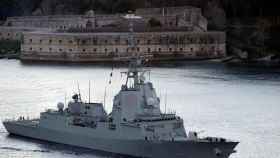La fragata Blas de Lezo  zarpa del Arsenal Militar de Ferrol para dirigirse al mar Negro.