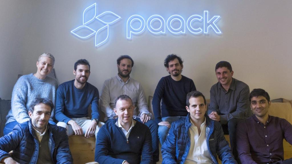 De izquierda a derecha: Arriba: Irene Rodríguez (VP of People); Ignacio López (COO); Jan de Tienda (Chief of Data and Strategy and Expansion); Luís Camara (Head of Product); Xavier Rosales (Co-founder & GM Iberia) Abajo: Isaac Cabezas (CFO); Olivier Colinet (CTPO); Fernando Benito (Co-founder & CEO); Suraj Shirvankar (Co-founder & CTO).