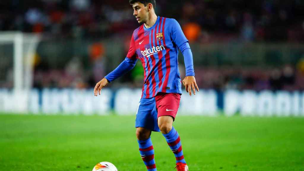 Yusuf Demir, en un partido del Barcelona de la temporada 2021/2022