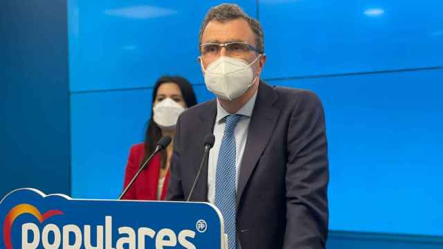 El exalcalde, José Ballesta (PP), en octubre, ofreciendo una rueda de prensa donde informaba del archivo de una de las denuncias de Ciudadanos.