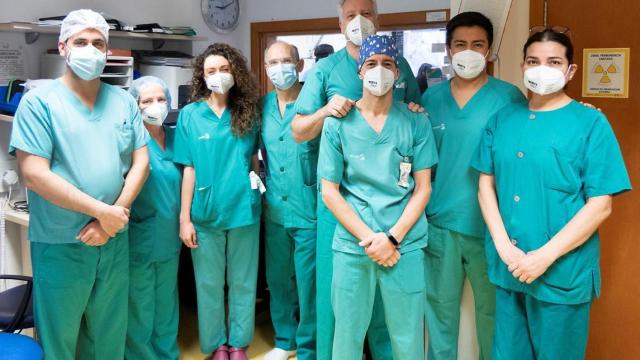 El Hospital de Guadalajara, pionero en el uso de un nuevo dispositivo para la monitorización prolongada de pacientes con sospecha de arritmias cardiacas