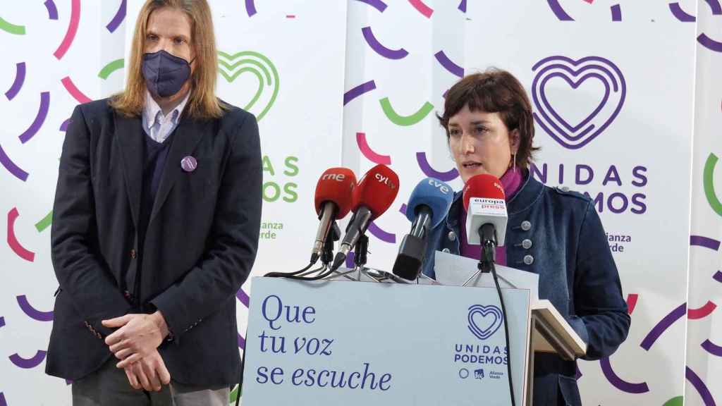 María Sánchez y Pablo Fernández durante la presentación del lema de campaña
