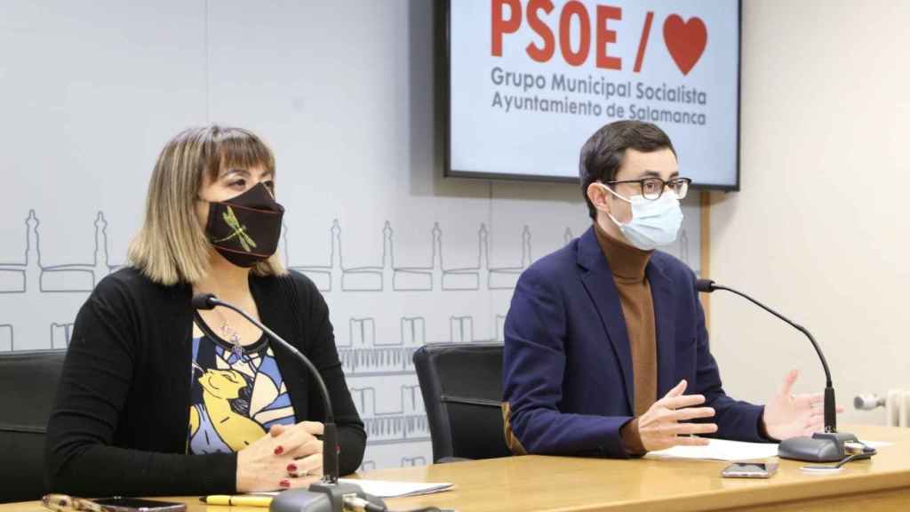 María García y José Luis Mateos, concejales del PSOE de Salamanca