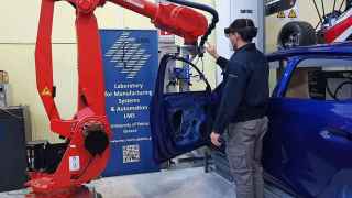 El robot catalán que entiende el entorno humano de una fábrica y predice el futuro del proceso industrial