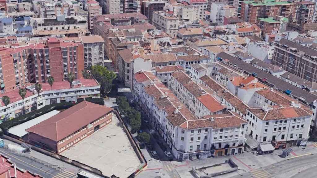 Vista de algunos de los edificios de El Perchel comprados por una promotora de Madrid.