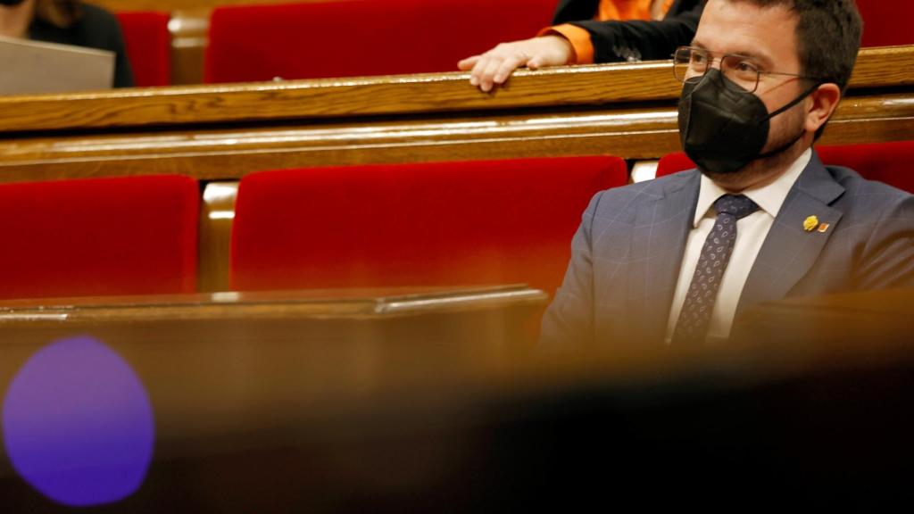 Pere Aragonès en la sede del Parlament