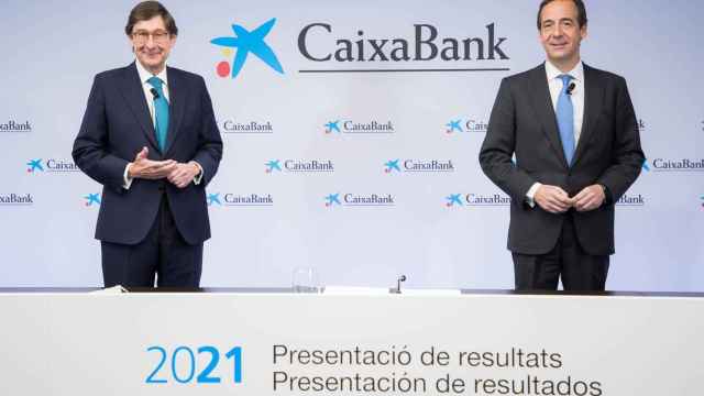 El presidente de CaixaBank, José Ignacio Goirigolzarri, y el consejero delegado, Gonzalo Gortázar, en la presentación de resultados.