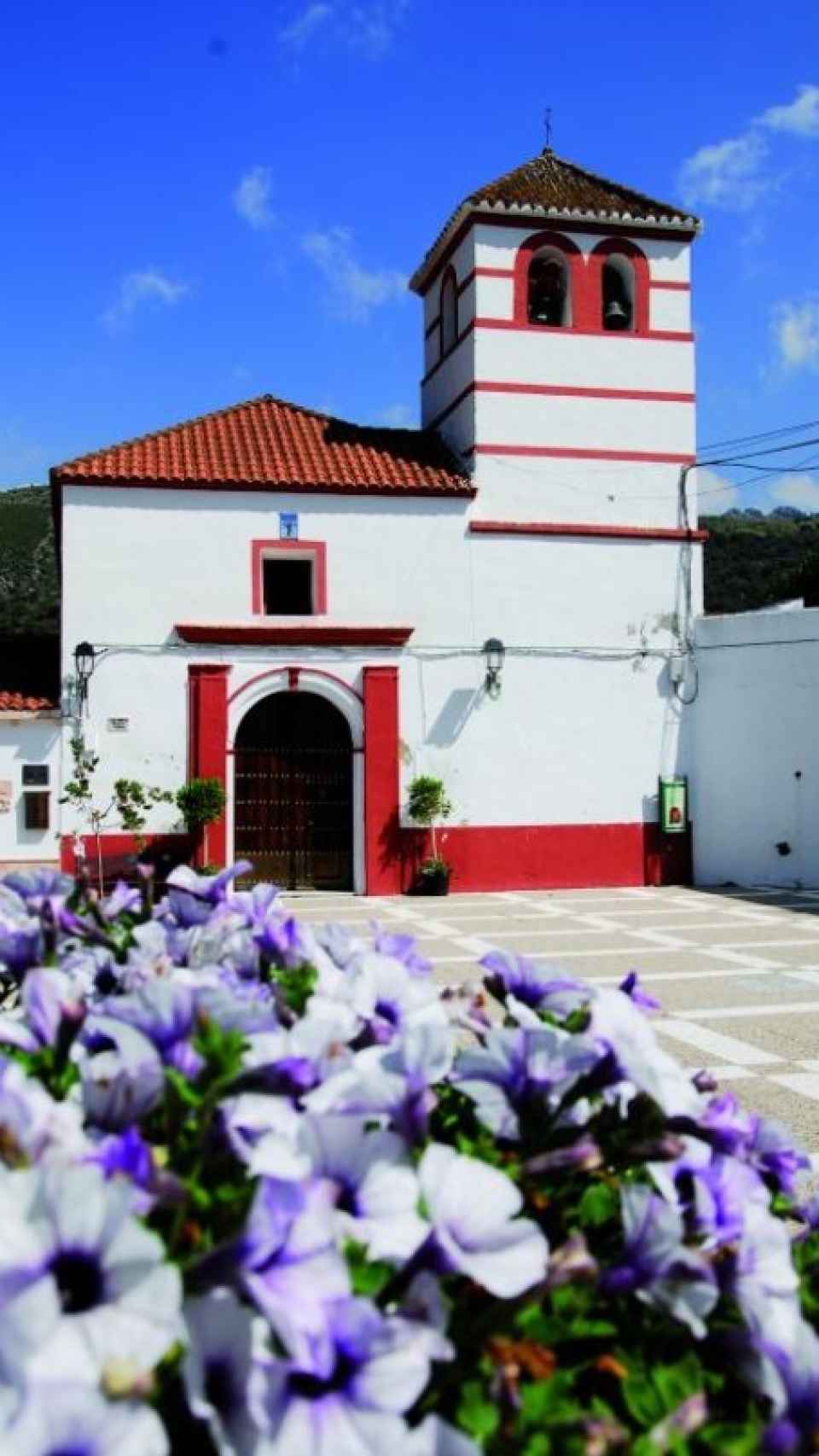 La iglesia de Santa Catalina en Júzcar.