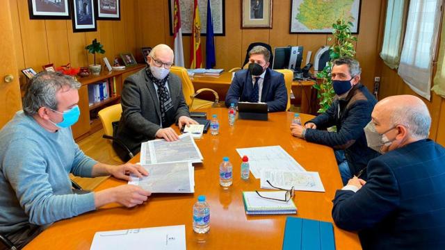 Promesa de Hernando al alcalde de Ciudad Real ante una demanda histórica de su pueblo