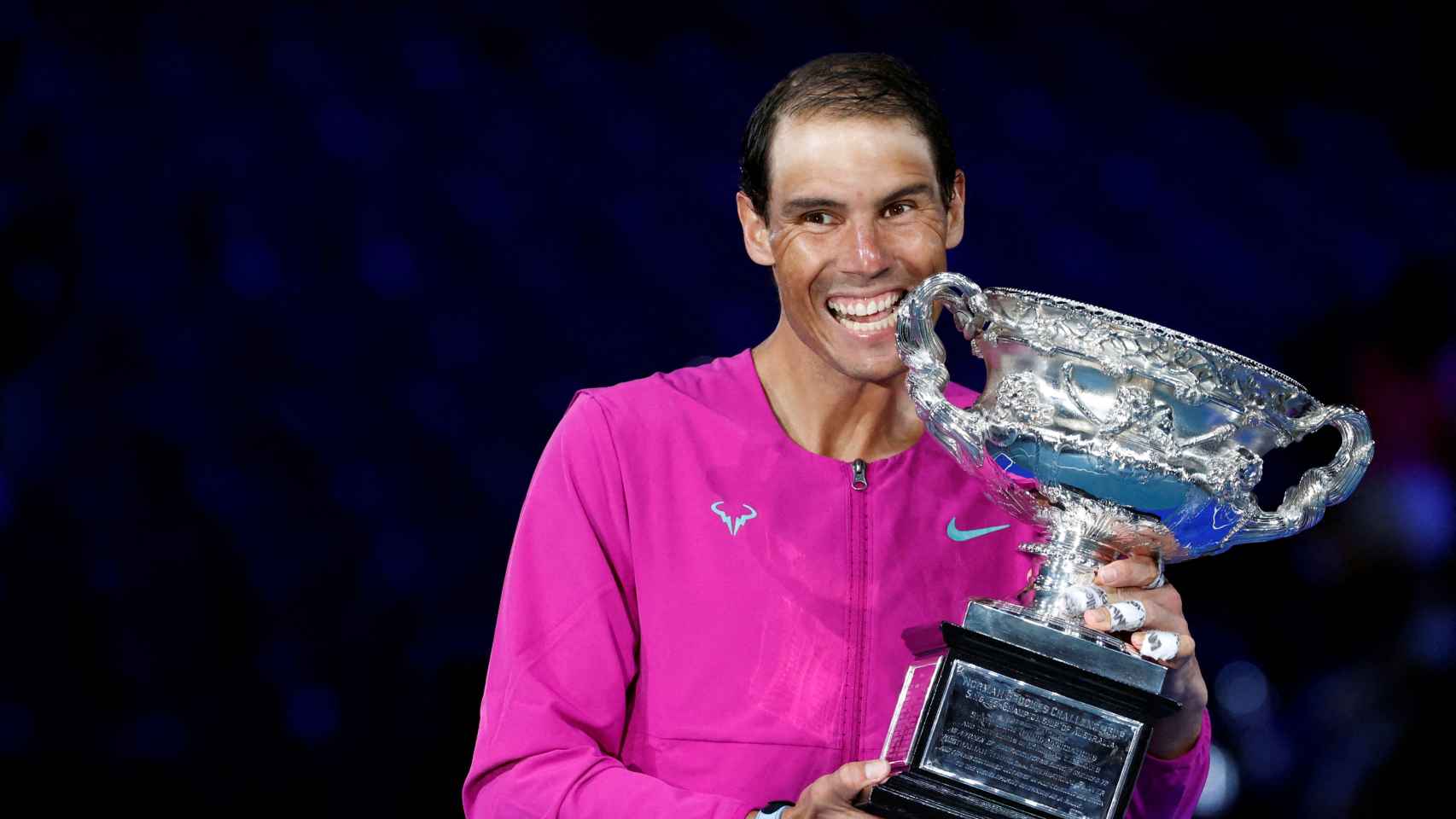 Nadal, con el título de campeón del Abierto de Australia.