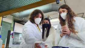 Estudiantes se transforman en científicos de la Universidad de Alicante.