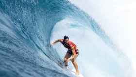 La surfista Tyler Wright, en la ola Pipeline en 2020