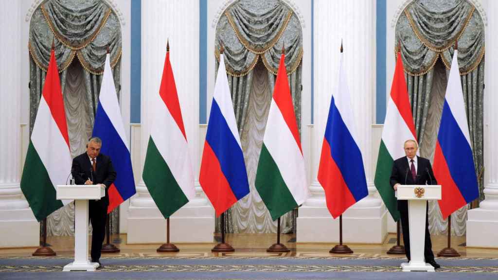 El presidente ruso Putin se reúne con el primer ministro húngaro en Moscú