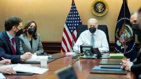 El presidente estadounidense, Joe Biden, en la sala de crisis siguiendo la operación.