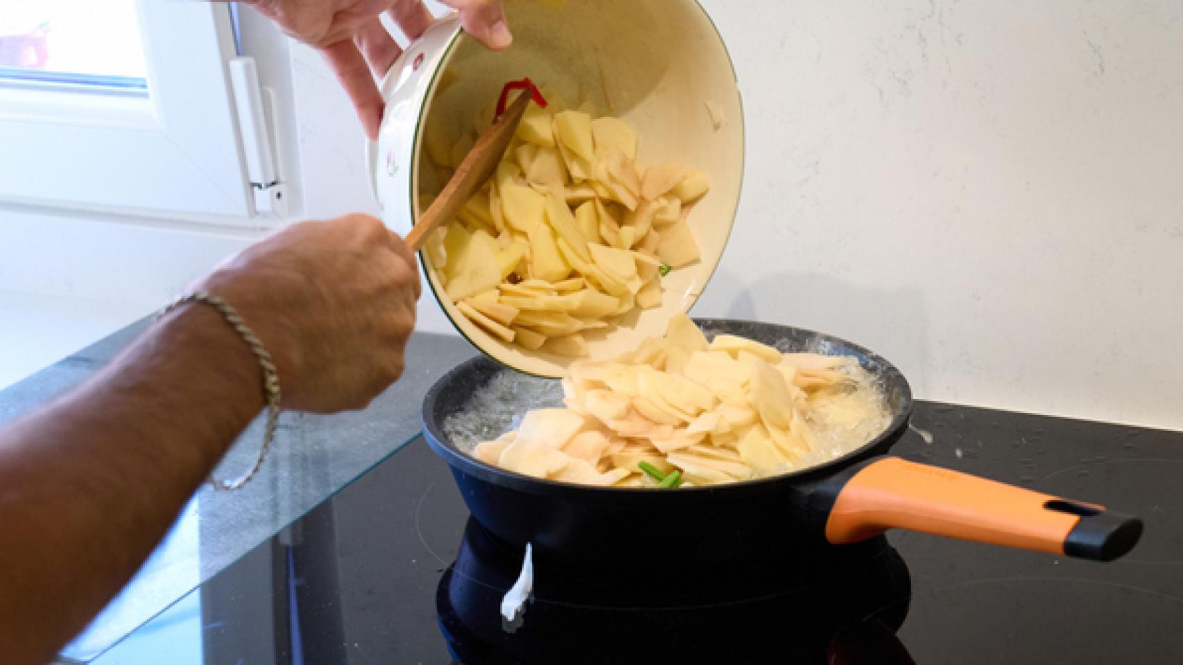 Cómo cortar las patatas para que la tortilla quede perfecta