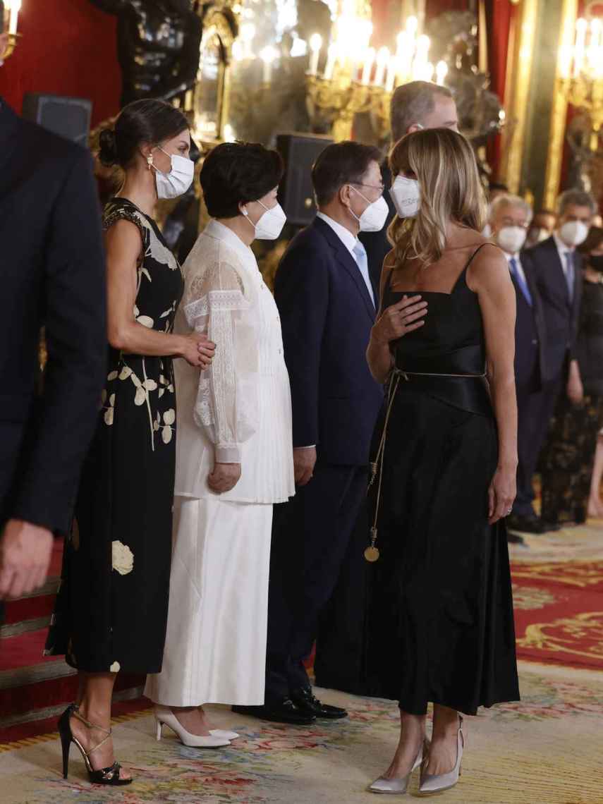 Begoña Gómez con un 'look' de Marcos Luengo en el Palacio Real.