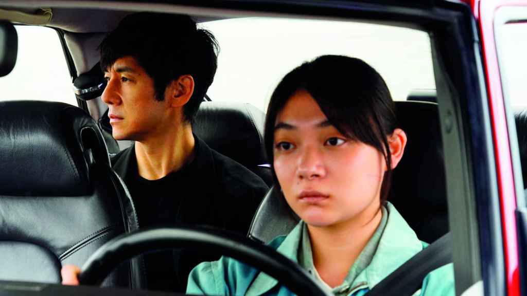 Tôko Mura y Hidetoshi Nishijima en 'Drive My Car', de Ryusuke Hamaguchi