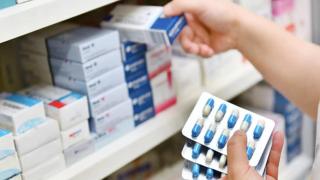 Alerta sanitaria en España: Sanidad prohibirá estos tres populares fármacos en menos de 10 días