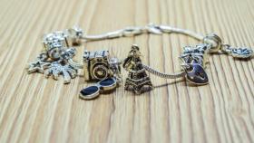 Truco para limpiar la pulsera Pandora y los charms de plata.