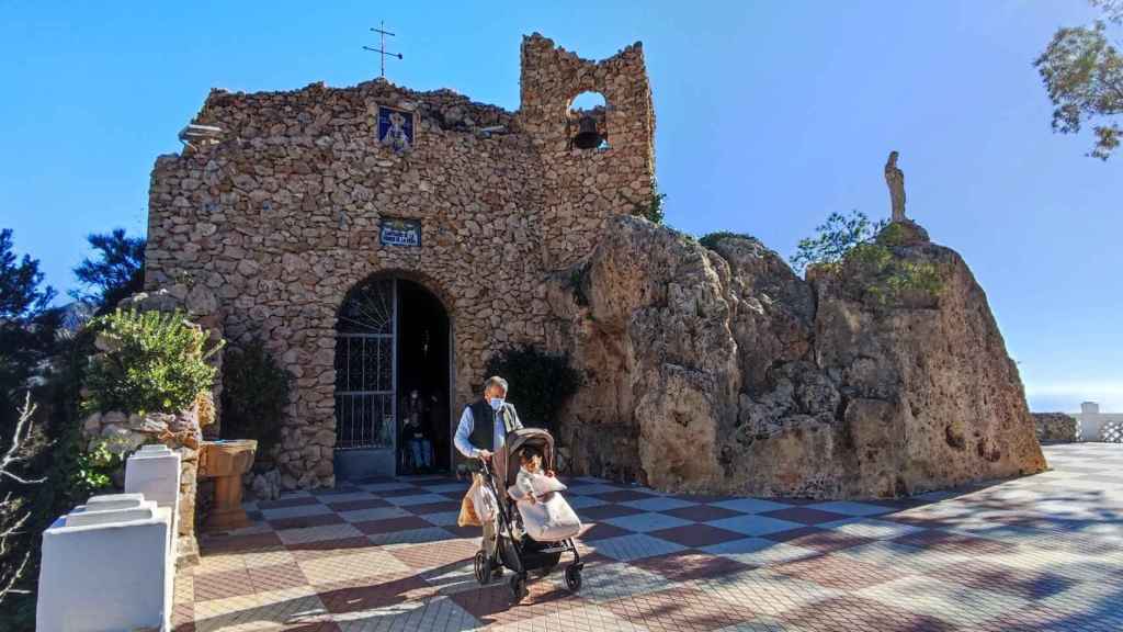 La parroquia de la Virgen de la Peña se encuentra en Mijas Pueblo.