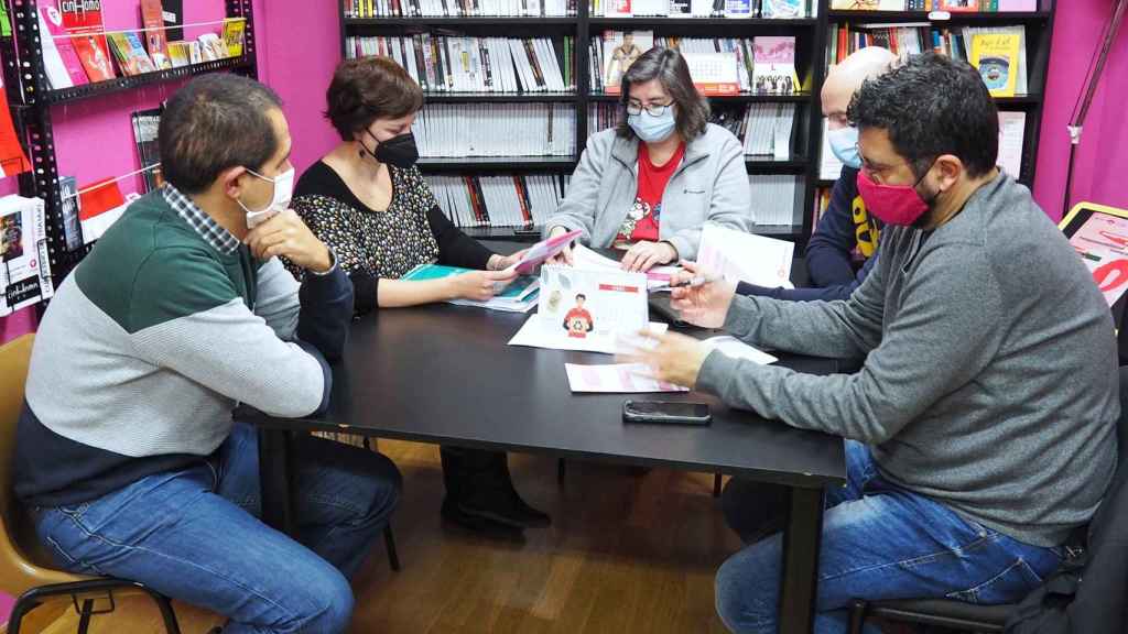 Los candidatos de UP por Valladolid se reunieron con miembros de la Fundación Triángulo
