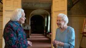 Isabel II, 70 años Reina: el Poder de una Narcisista Que Se Cree Divina