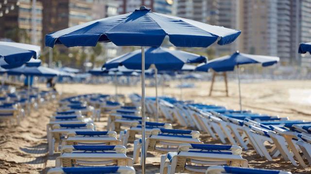 Hasta la patronal de pompas fúnebres: unanimidad empresarial contra la tasa turística valenciana.