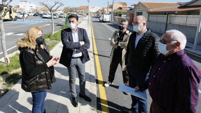 El alcalde, Luis Barcala, en su última visita al barrio de Rabasa.