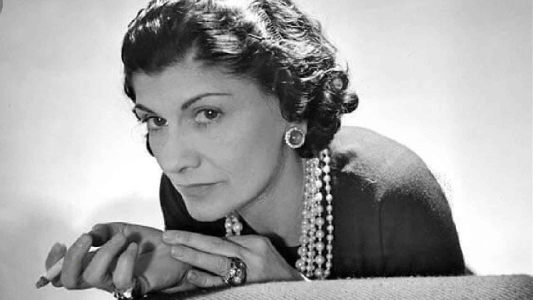 Fuera de salón crecer Coco Chanel, la diseñadora que revolucionó el mundo de la moda y se  convirtió en espía por amor