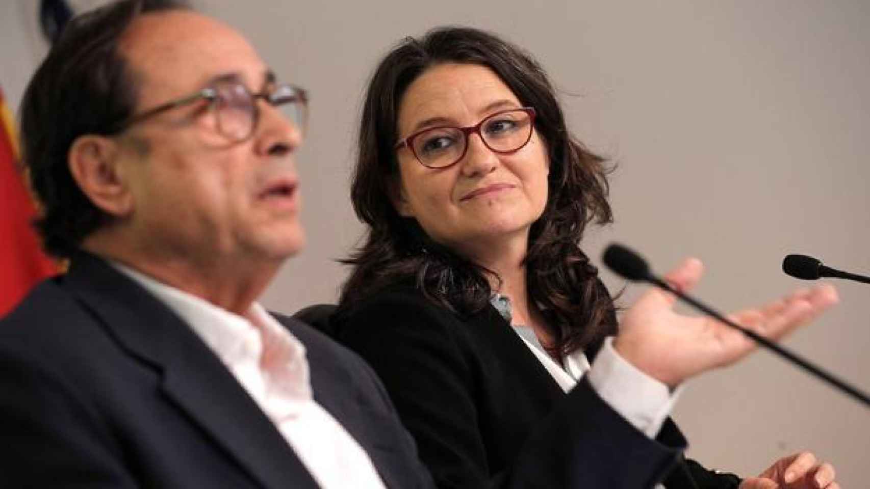 El conseller Vicent Soler y Mónica Oltra, en imagen de archivo.