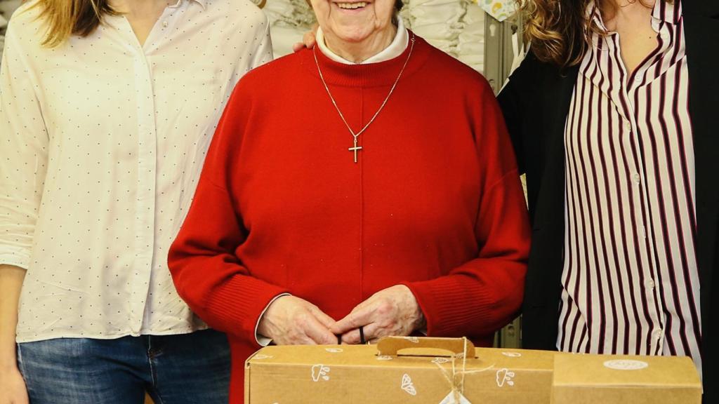 Mª Teresa Saperas, su hija Cristina y su nieta Ester.