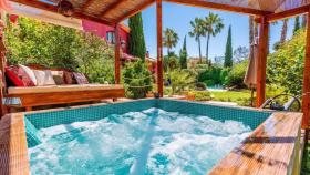 Casa rural con jacuzzi.