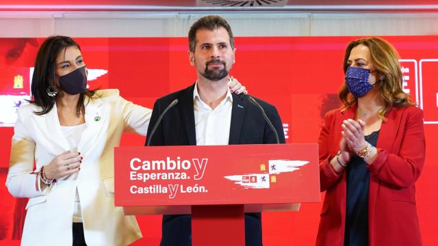 Tudanca acompañado por Ana Sánchez y Virginia Barcones en el balance de los resultados electorales