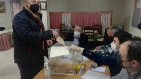 Jesús Guerrero durante su votación en Aguilar de Campoo