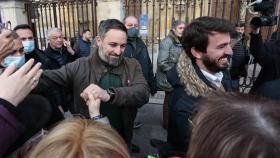 Juan García-Gallardo junto al presidente de Vox, Santiago Abascal, en un acto de campaña en Castilla y León.