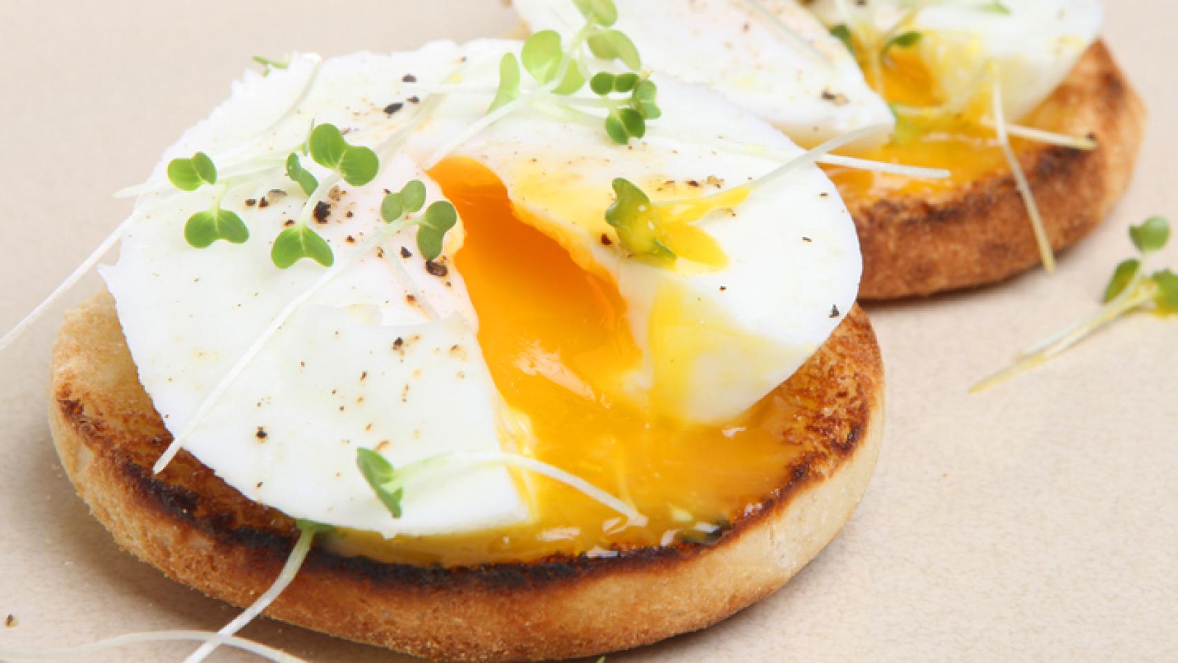 Huevo poché o huevos escalfados caseros: la receta infalible más fácil