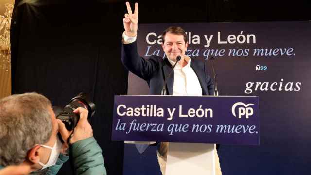 El presidente de la Junta de Castilla y León, Alfonso Fernández Mañueco, comparece tras los resultados electorales.